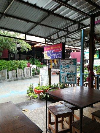 Noy Wang Cha-aon & Thaifood